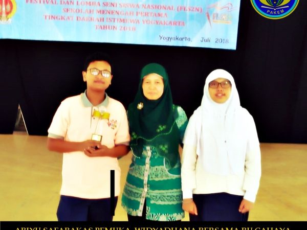 AJANG PELAMPIASAN EMOSI, DEBAT BAHASA  BERMANFAAT DAN DAPAT JUARA TINGKAT DIY