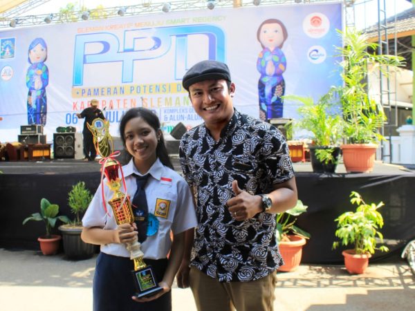 NAURA JUARA 2 VOKAL SOLO FLS2N
