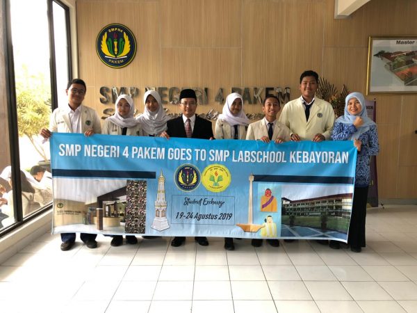 PERTUKARAN PELAJAR                                       NASIONAL SMP 4 PAKEM DAN SMP LABSCHOOL KEBAYORAN