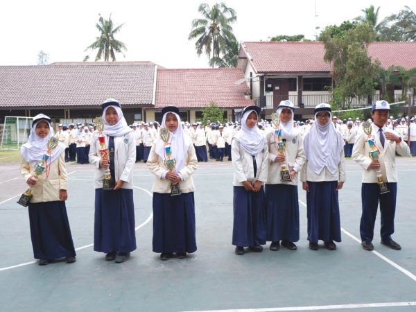SMP NEGERI 4 PAKEM 'BORONG' PIALA MTQ KABUPATEN SLEMAN