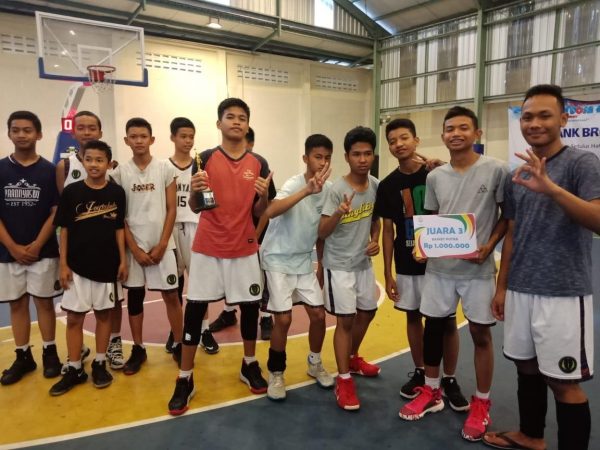 TIM BASKET SMP 4 PAKEM JUARA 3 DIY-JATENG