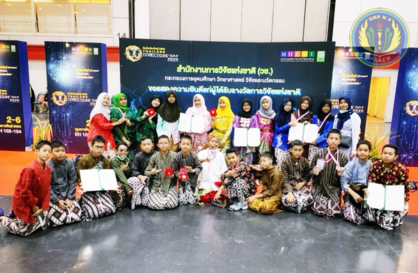 SMP 4 PAKEM BOYONG MEDALI IPITEX 2020  BANGKOK,  SATU TIM DAPAT PENGHARGAAN DARI SAUDI ARABIA