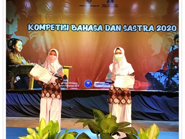 SMP NEGERI 4 PAKEM BORONG KEJUARAAN LOMBA MEMBACA CERKAK