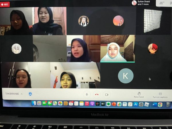 SISWA-SISWI SMPN I SMPN 4 PAKEM TAKBIR BERSAMA SECARA VIRTUAL